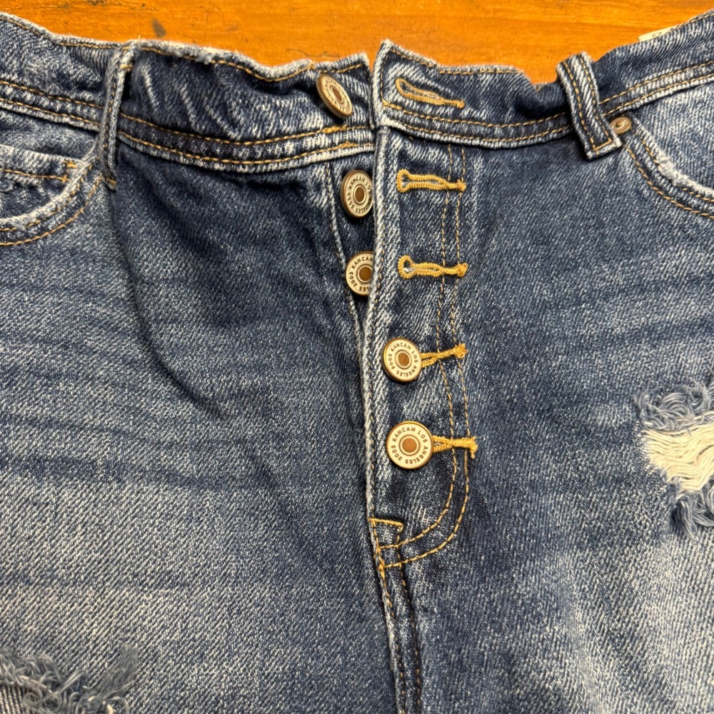 KanCan Distressed Denim Shorts Women Size 29 Button Fly Ripped Frayed Hem - Picture 2 of 7